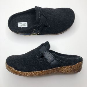 [EARTH ORIGINS] Jenna Felt Slip-On Clogs